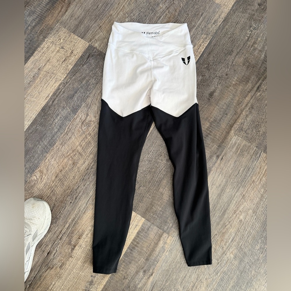 FirmAbs scrunch, butt cargo sculpt leggings size small never worn